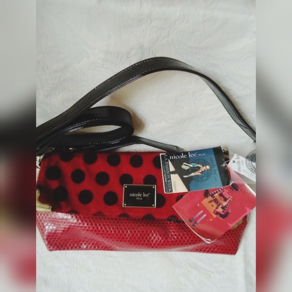 **SOLD** Nicole Lee Hand Shoulder Bag Faux Fur - Picture 4 of 7